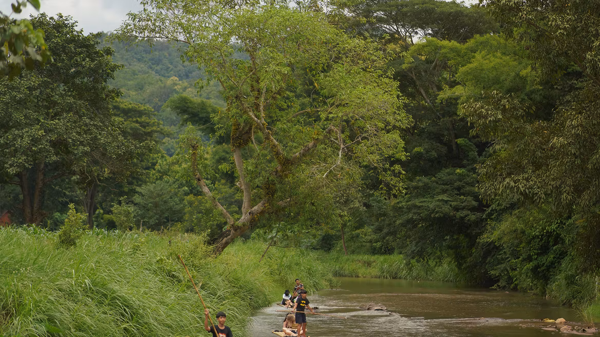 Refreshing by bamboo rafting 45 minutes 
