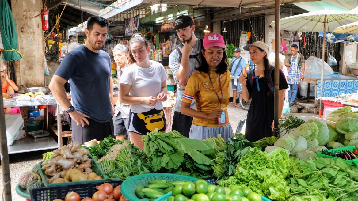 Explore a local Thai market