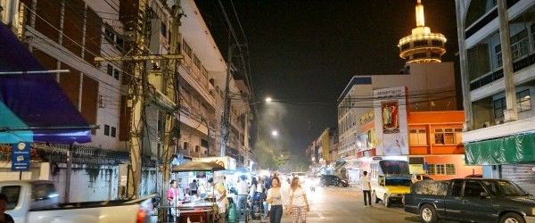 Eat dinner at Khun Krai night food road