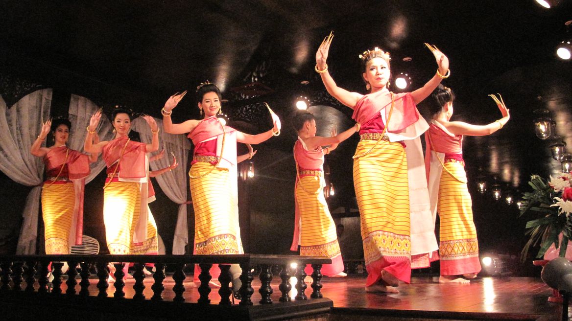 Fingernails Dance