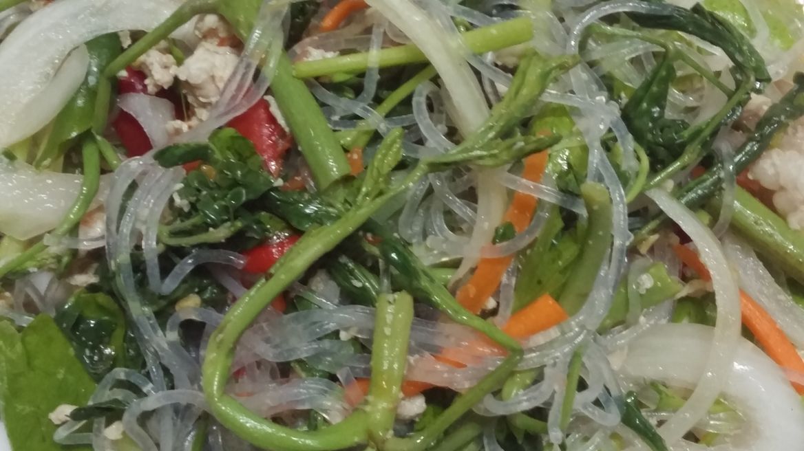 water minosa and vermicelle salad
