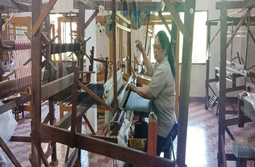 How to make Thai silk