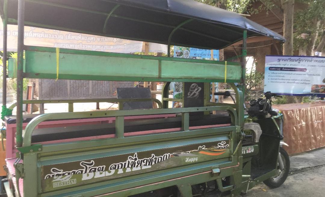 take a tuk tuk on island (only 1car at here)