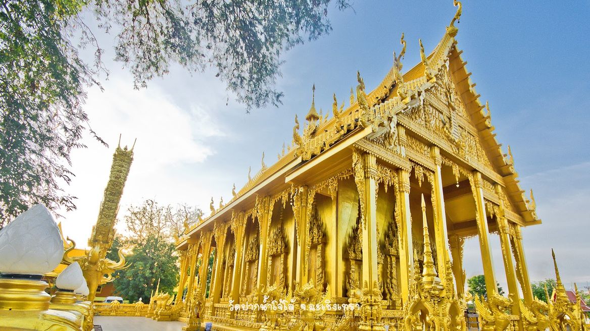 Wat praknam jolo (golden temple)