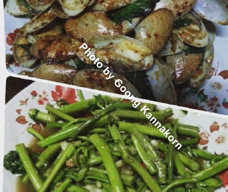 Top-stir fried clams with chili jam. Bottom-Stir fried water minosa with fresh garlic and oyster sauce