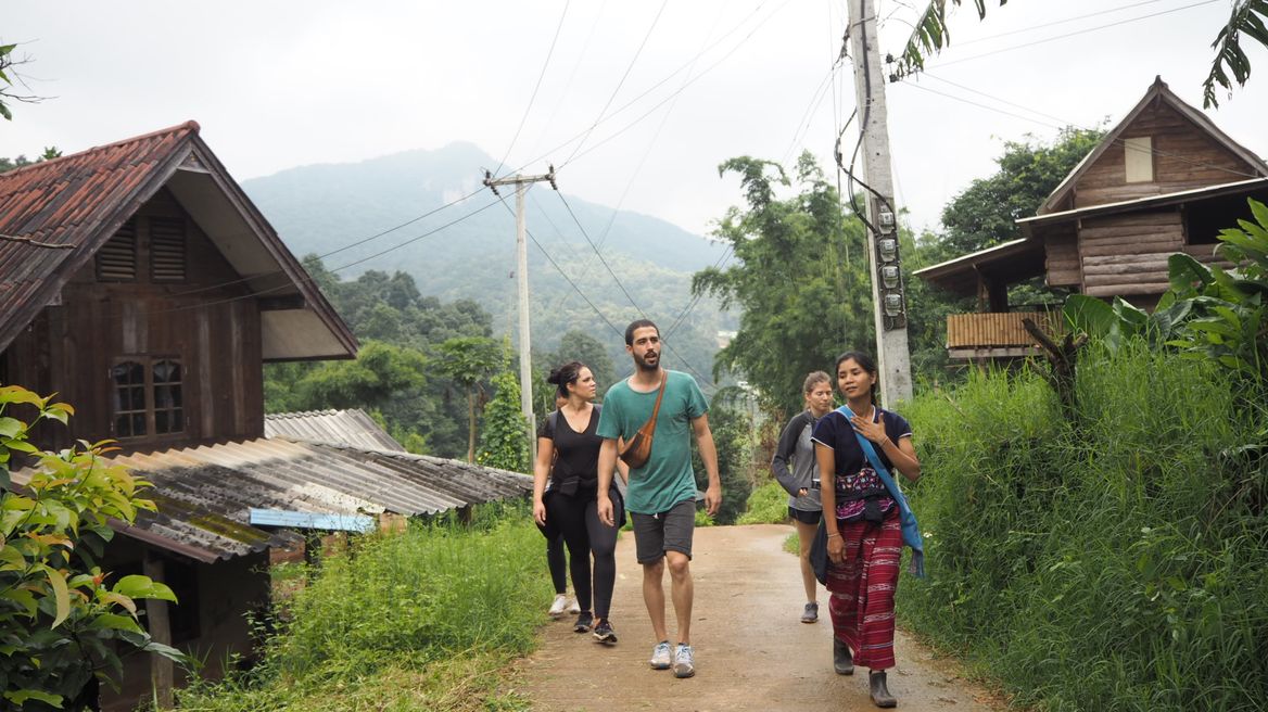 Visiting the Karen village and learn more about them