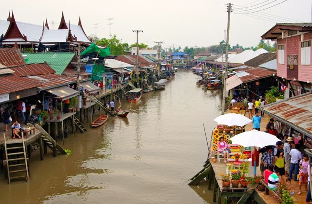 Amphawa market