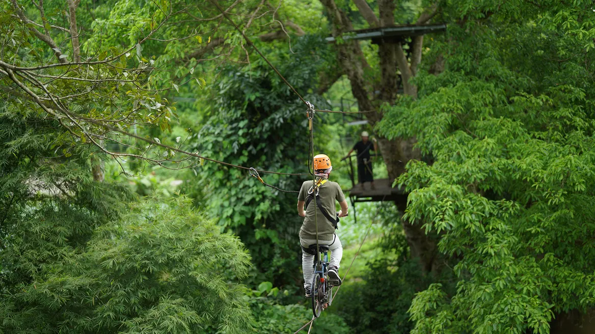Enjoy fully Zipline Mae Wang Adventure 20 platforms.