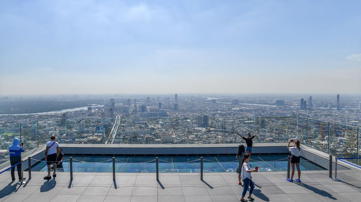 Glass Tray at 310 meters from ground