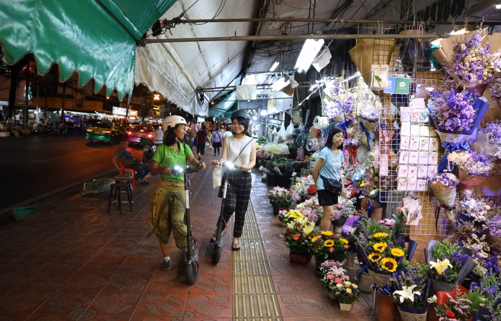 Visit Bangkok's famous flower market