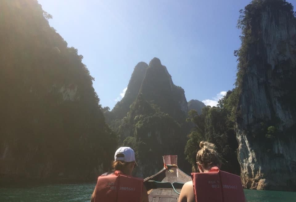All boat has roof but some can remove