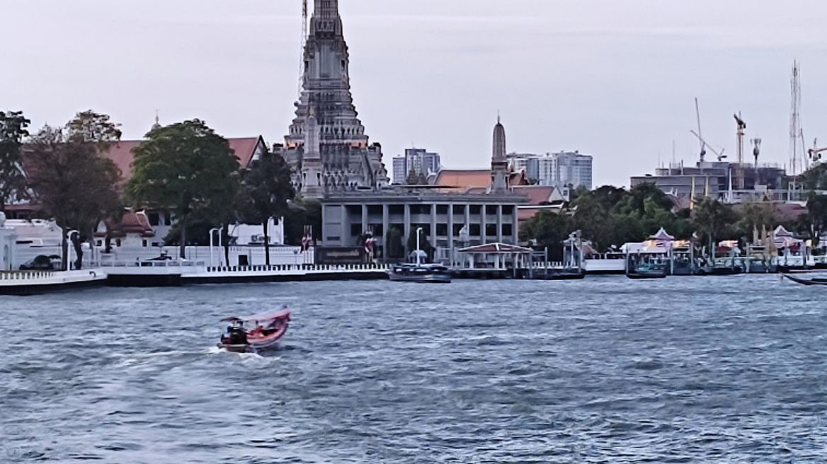 Wat Arun on riverside