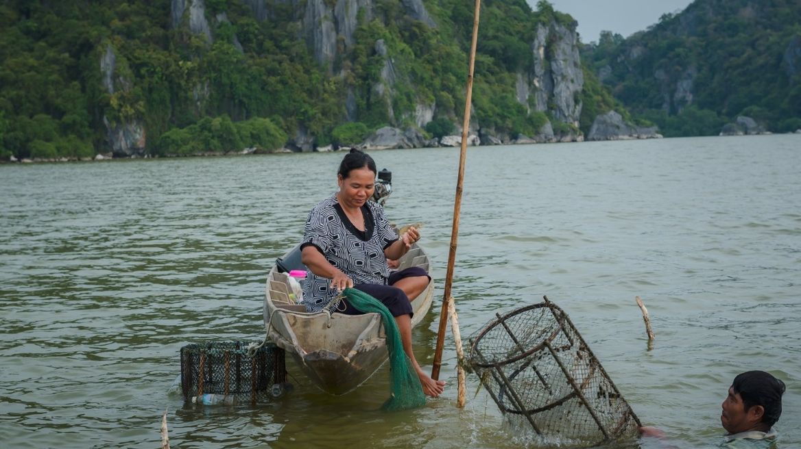 ชมการจับปลาพื้นบ้าน