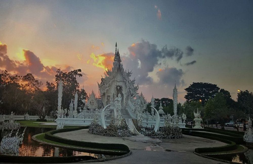 Vanilla sunset sky at White Temple