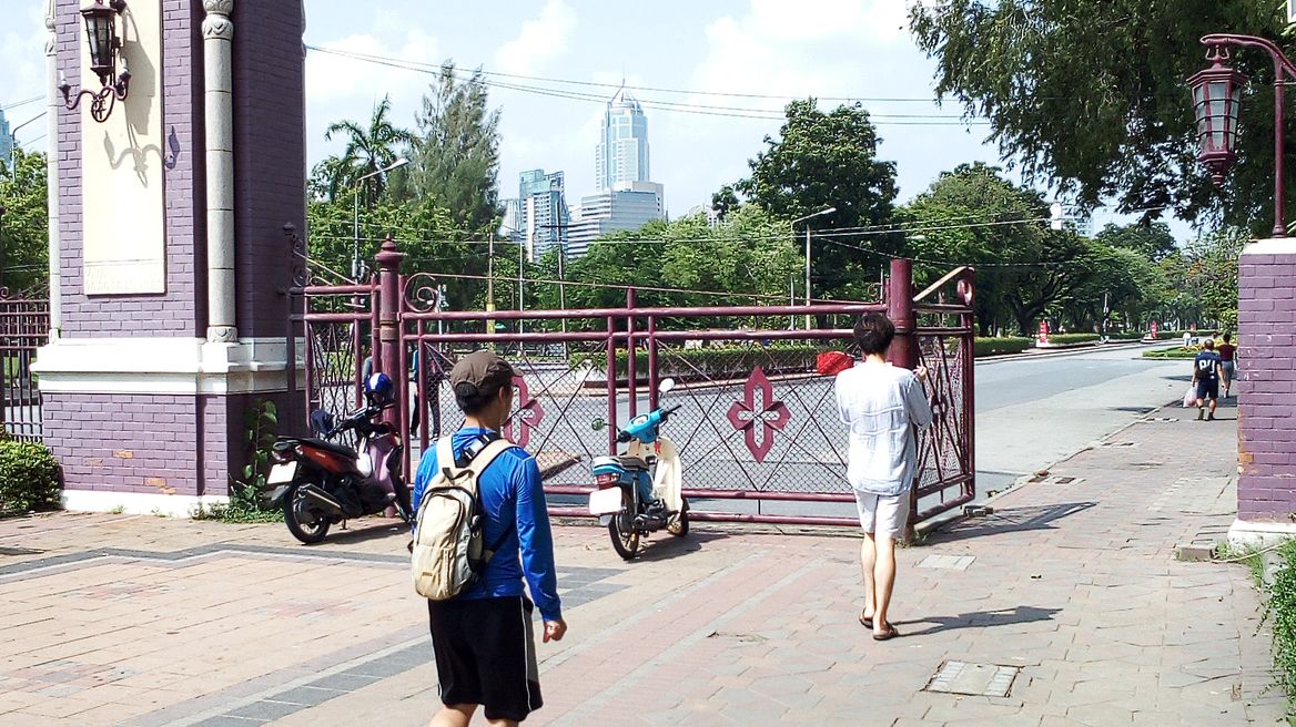 Lumpinee park main gate