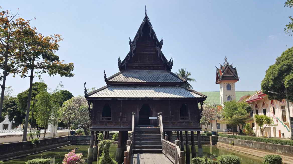 Ho Phra Traipidok or Ho Trai Klang Nam