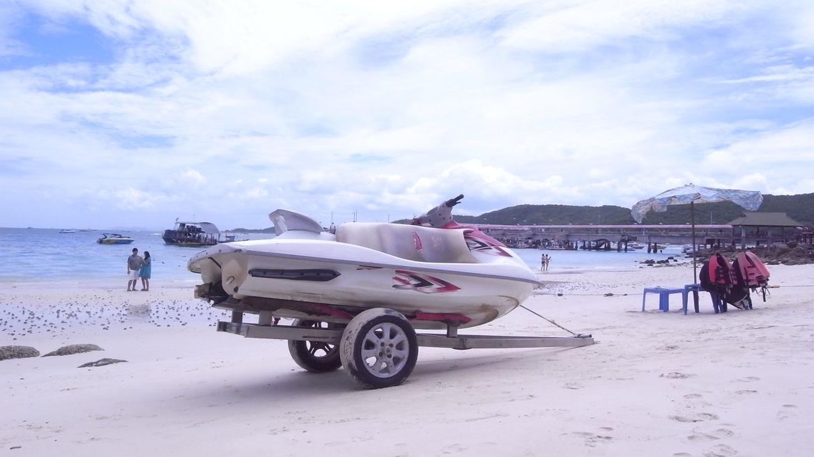 koh Larn (coral island)