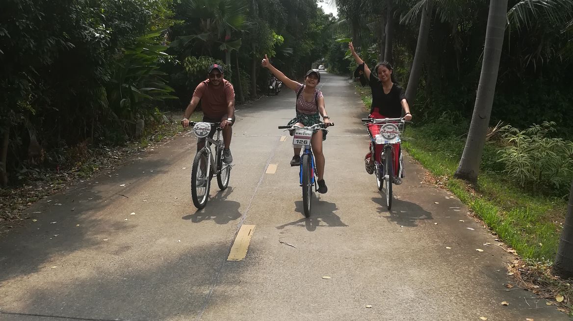Enjoy exploring local Bangkok