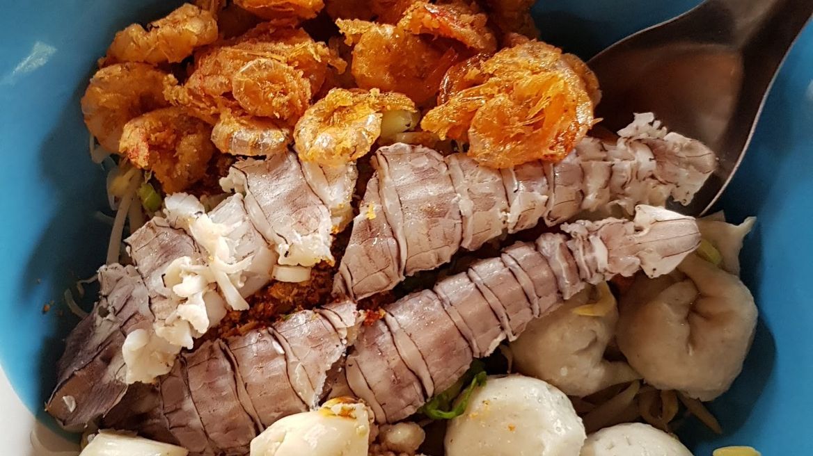Local noodle for seafood lover.