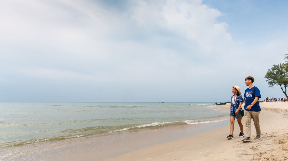 🏖Walk around and let wind blow in your face at Samila beach