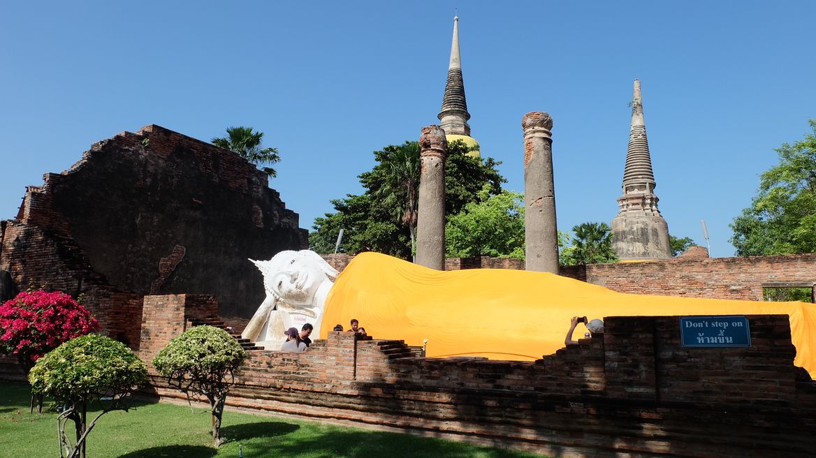 Wat Yai Chai Mongkhon 