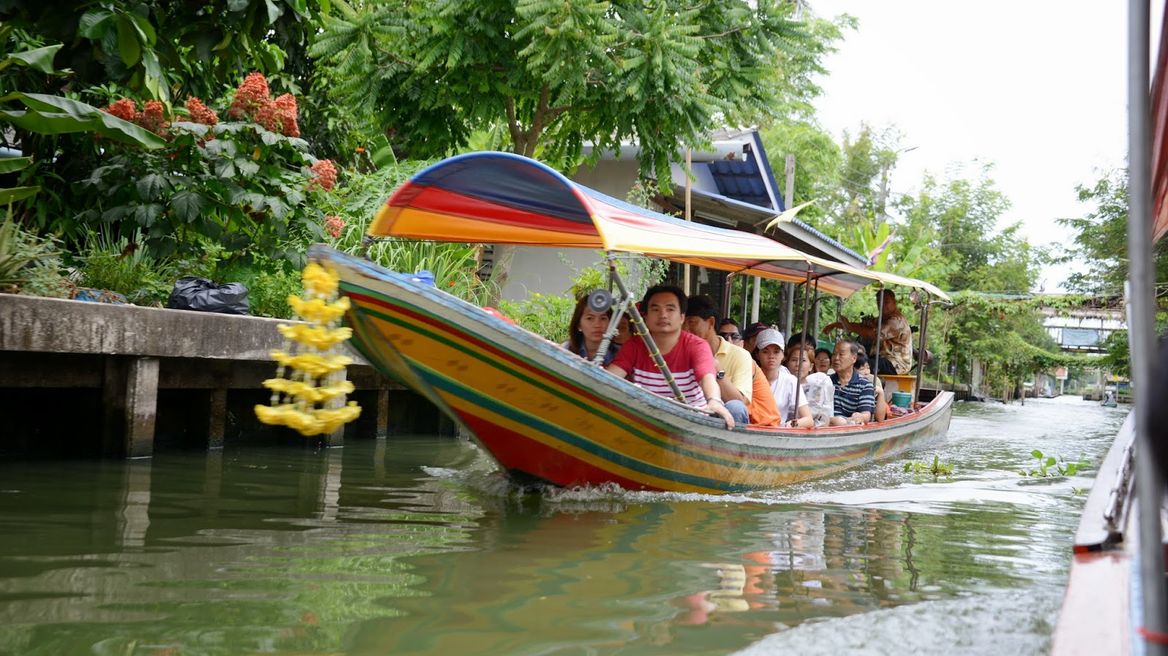 Long-tail boat