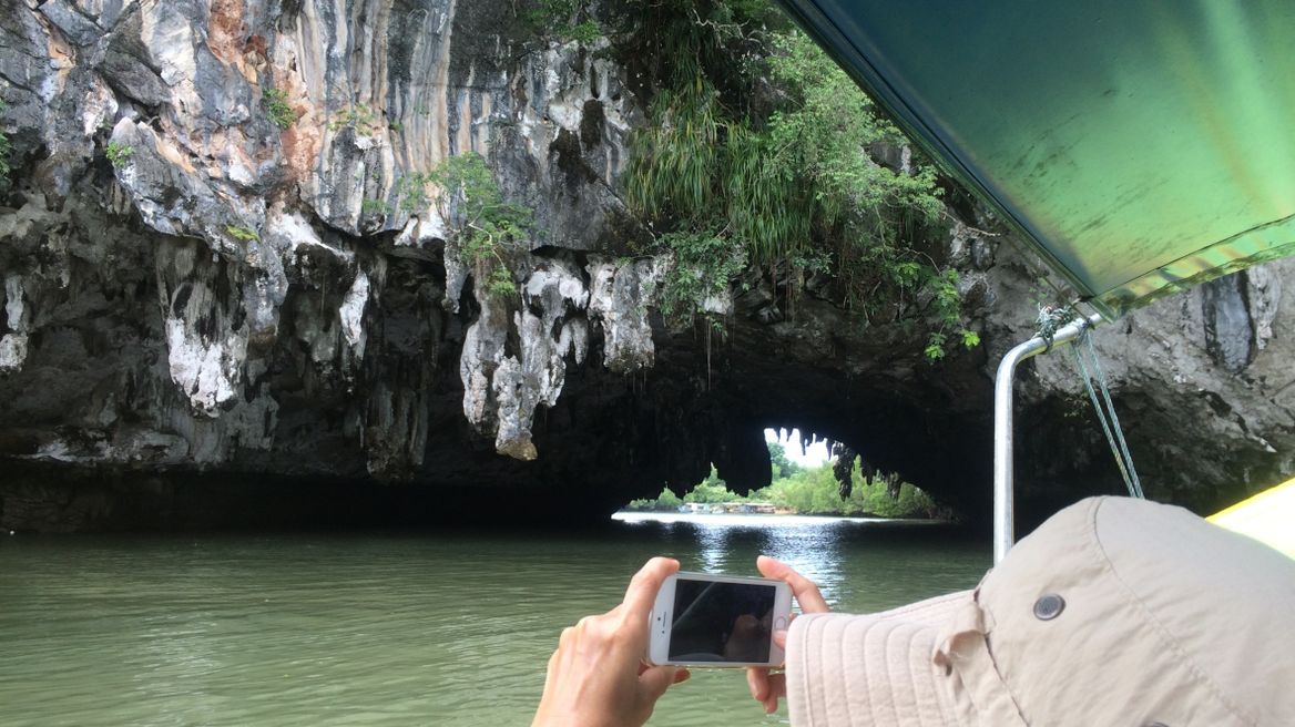Big cave that boat can passing