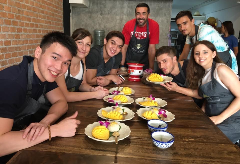 Cooking Mango Sticky Rice