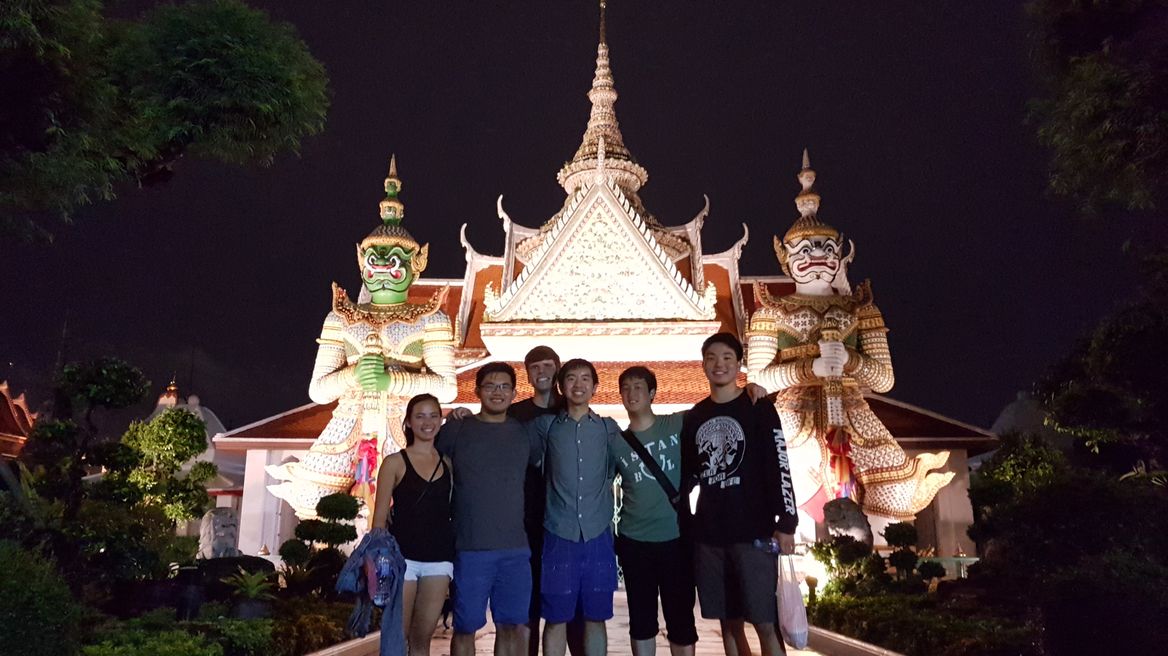 Wat Arun (Temple of Dawn) at night