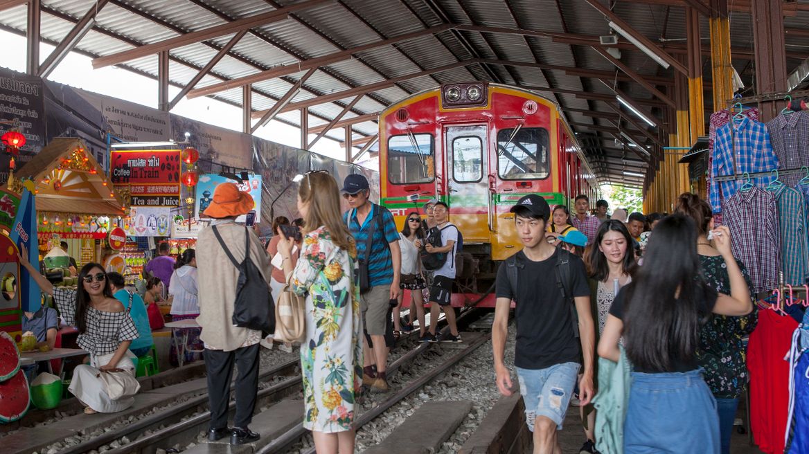 maeklong railway market