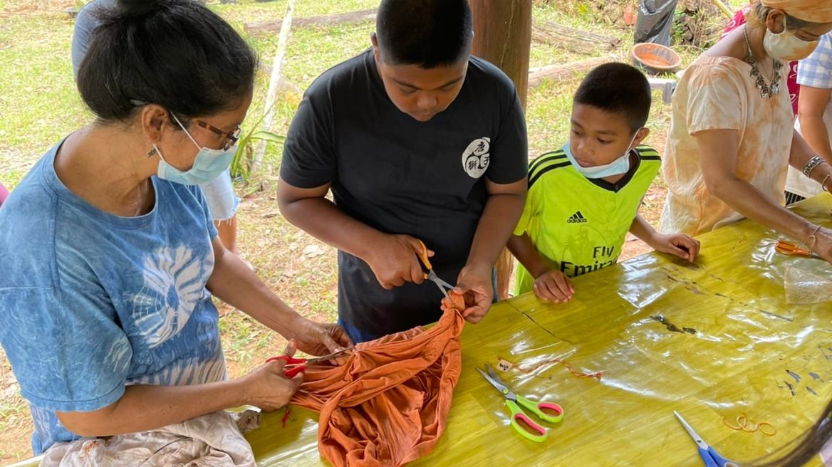 Learn how to make tie dye from clay colors