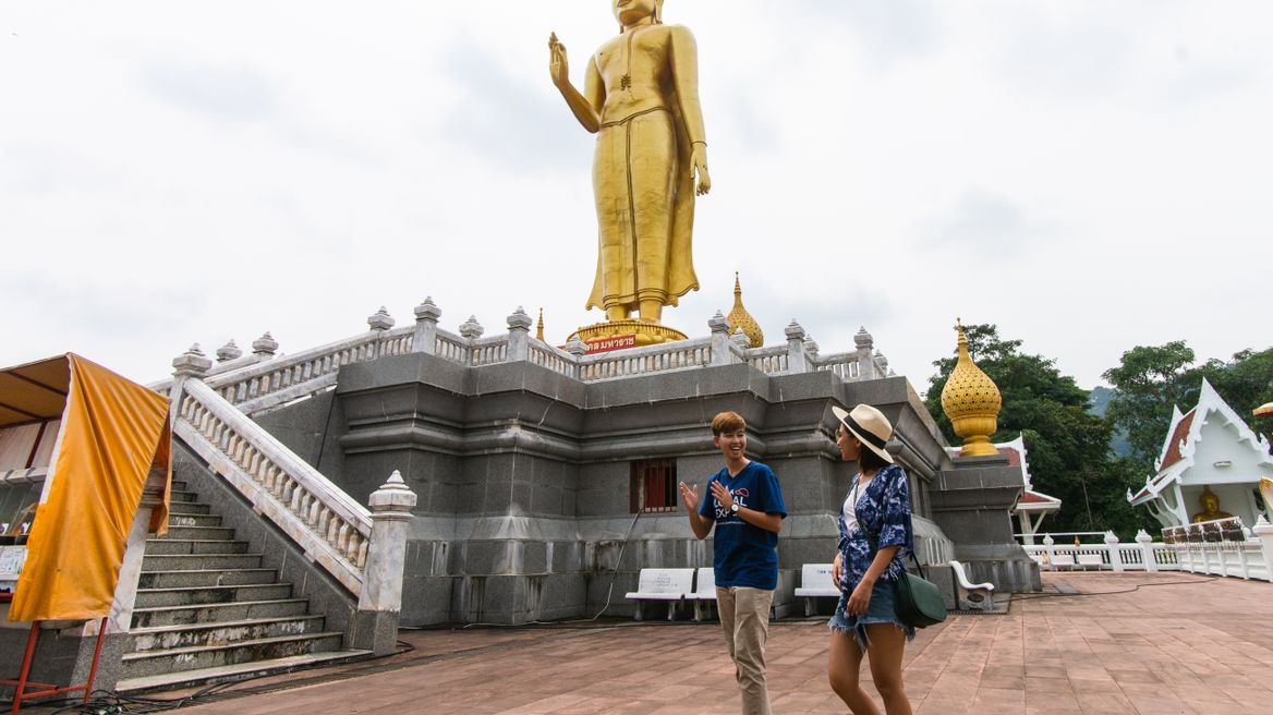 🙏🏻Pray respect or watch the big buddha at Hatyai municipal park hill