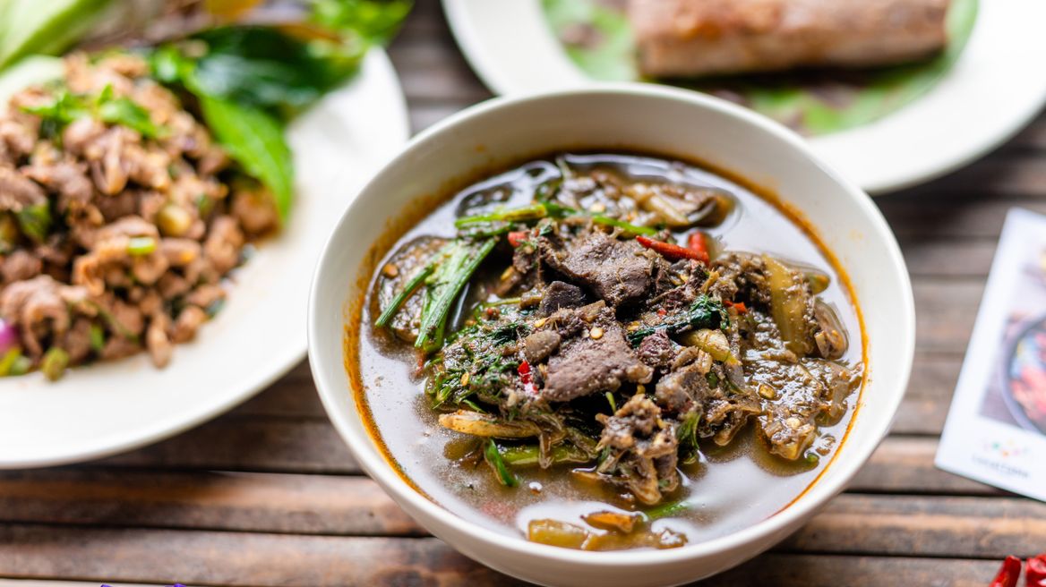 Kang Aom Nea (Beef boiled with herb)