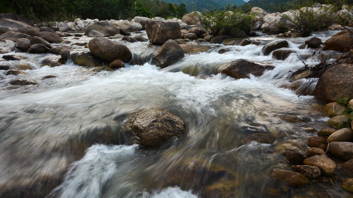 ' Thaha waterfall in Kiriwong village'