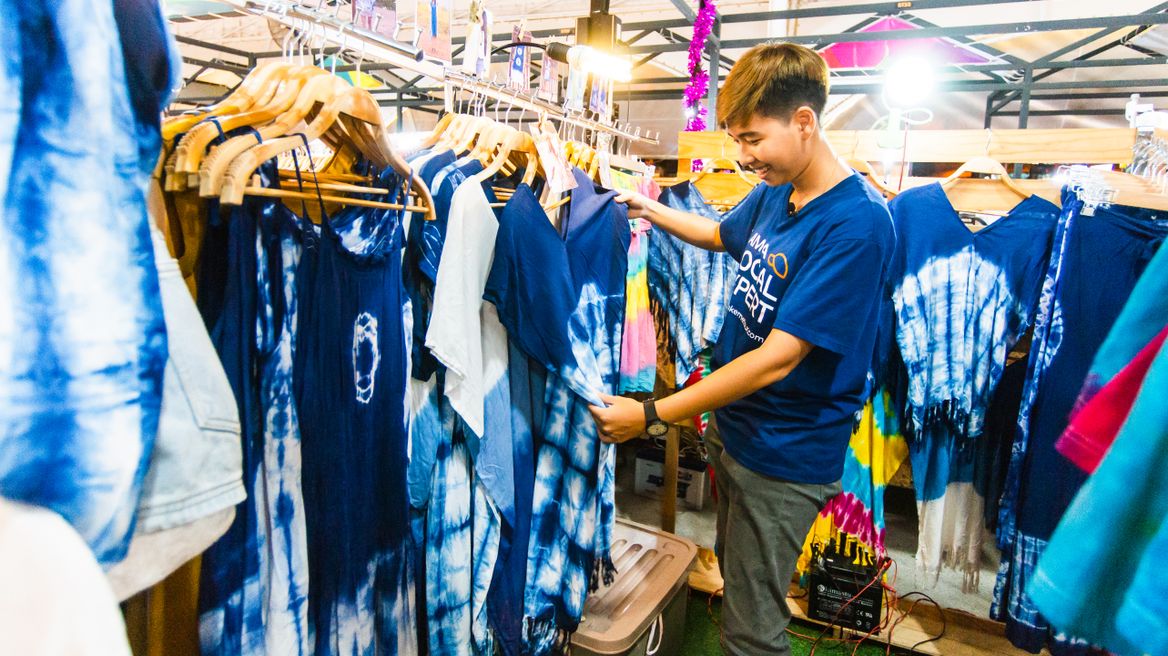 👕Thai cultural indigo dyed cotton is very comfortable for you in hot weather 