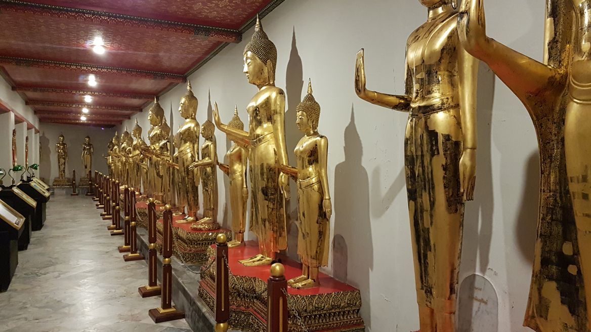 Wat Pho (Temple of the Reclining Buddha) at night