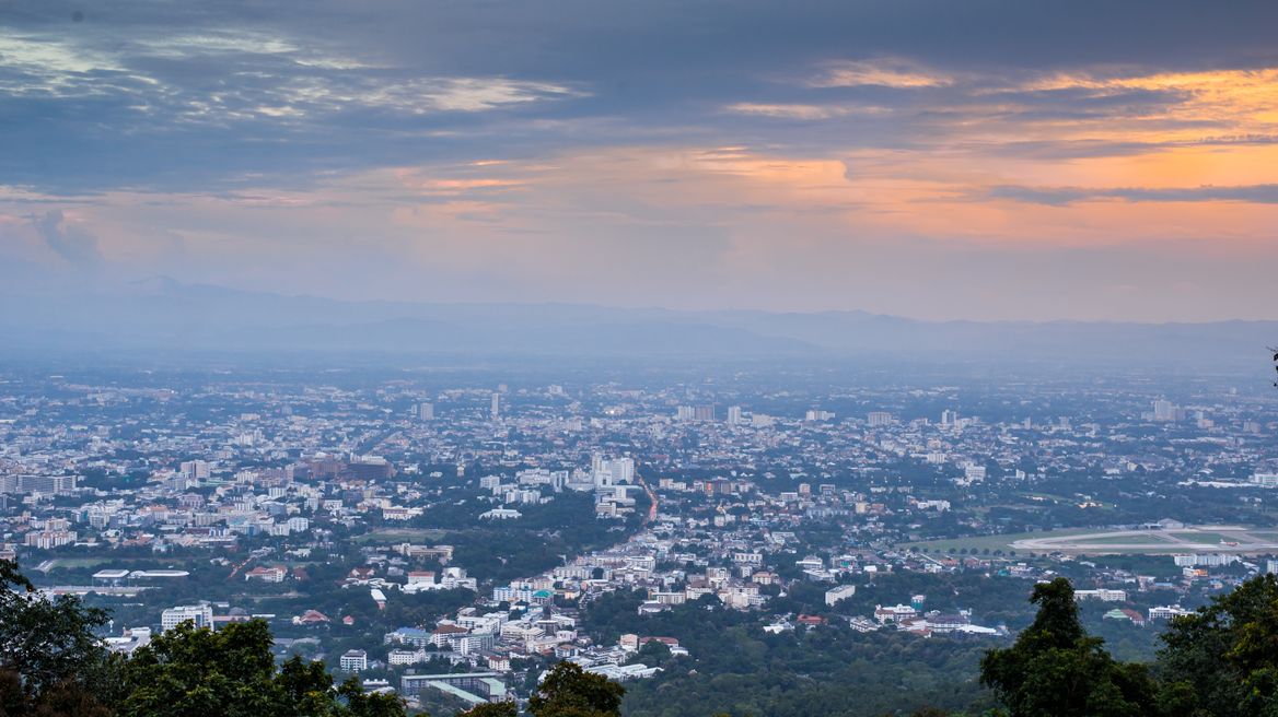 Take a photo with Chiangmai view point.