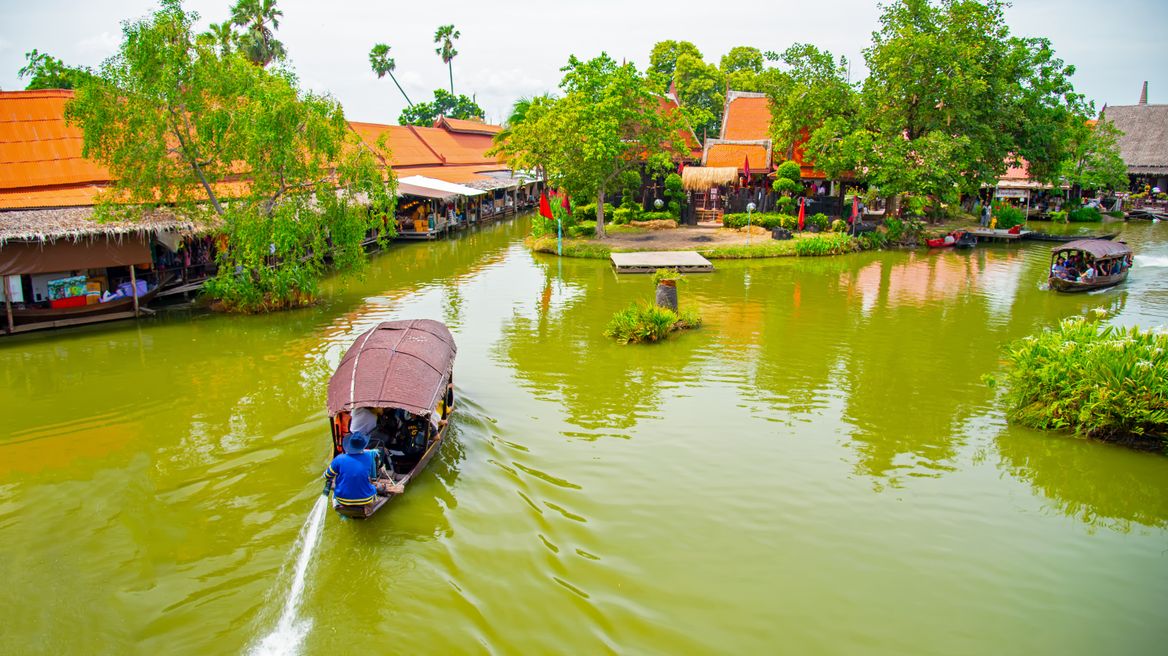 Ayothaya Floating Market 