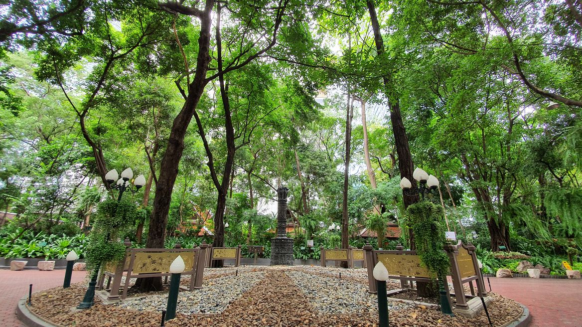 Pathumwanaram temple