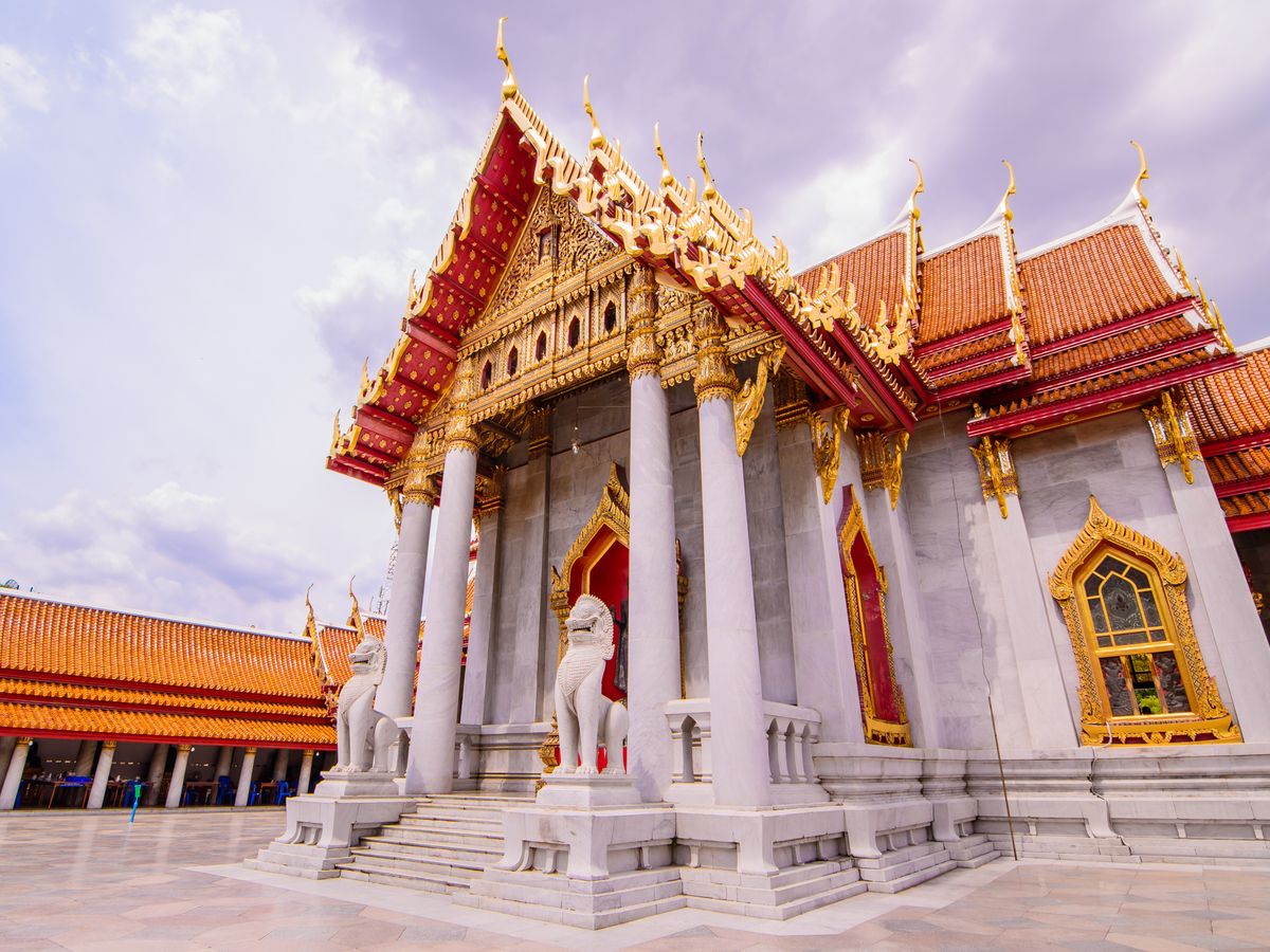 Wat Benchamabophit (The Marble Temple)