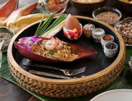 Hands-on Thai Cooking Class & Tour Bangkok's Biggest Fresh Market (Morning)