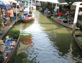 Half Day Trip to Taling Chan Floating Market: Food & Canal Boat Ride 