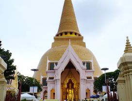 Enjoy Visiting Giant Stupa and Sanam Chan Palace in Nakhon Pathom