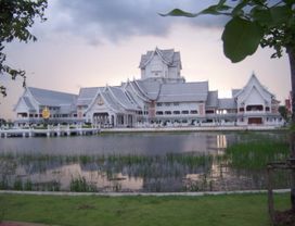 Explore Bangkok's Suburban Life