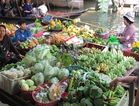 Get Enchanted at Khlong Lat Mayom Floating Market