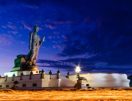 Tall & Glorious Temples and Buddhas