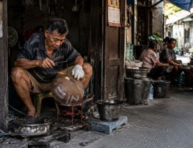 Old Bangkok Alms Giving, Markets & Craftsmanship with Local Breakfast
