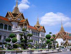 Tour Around The Grand Palace With Real Local