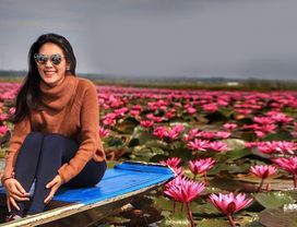 Sweet Boat Trip Ever Red Lotus Lake