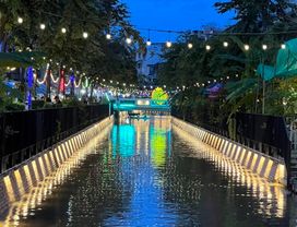 Street Food and Kayaking in the Middle of Bangkok!